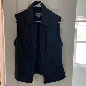 Vintage Working Options Women's Black Leather  Sleeveless Vest with zipper front